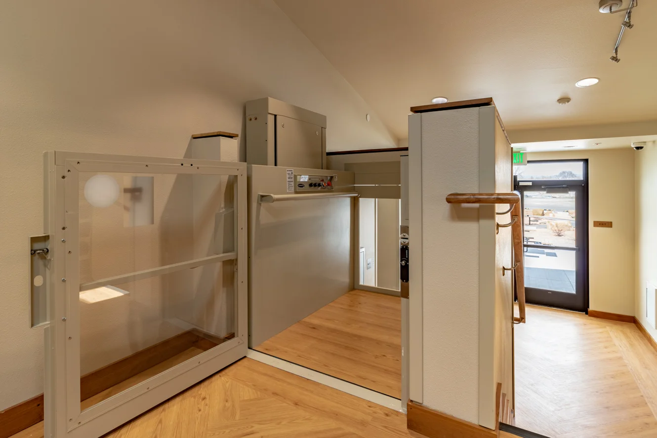 What is A vertical platform lift ? 6 vertical platform lift 9