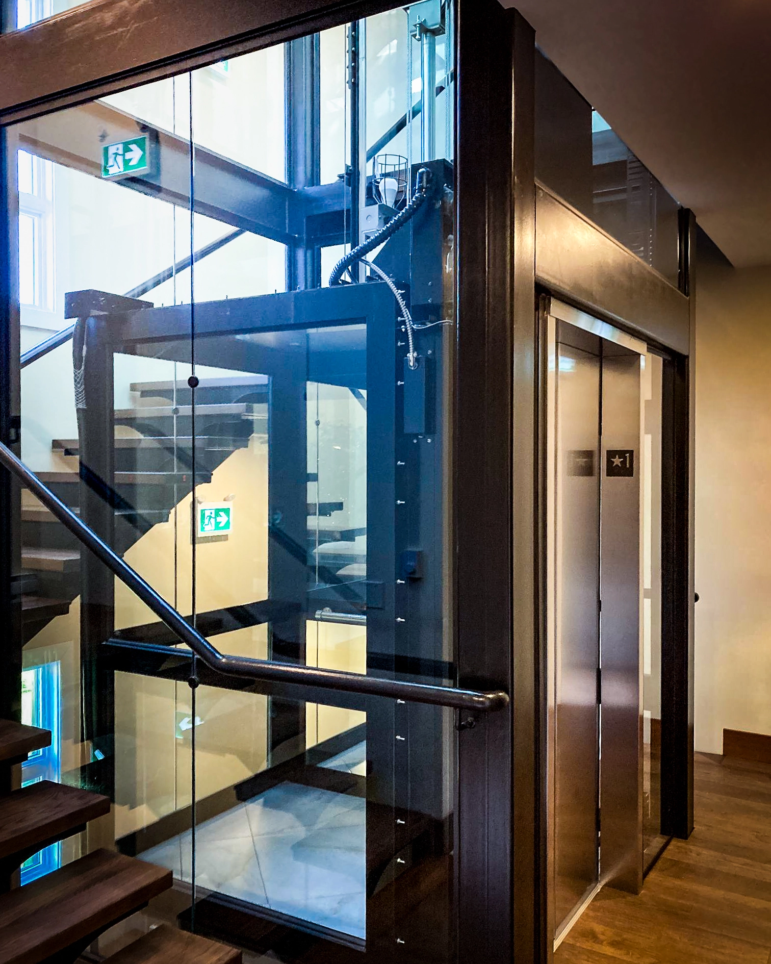 New Home Page 25 LU/LA Elevators